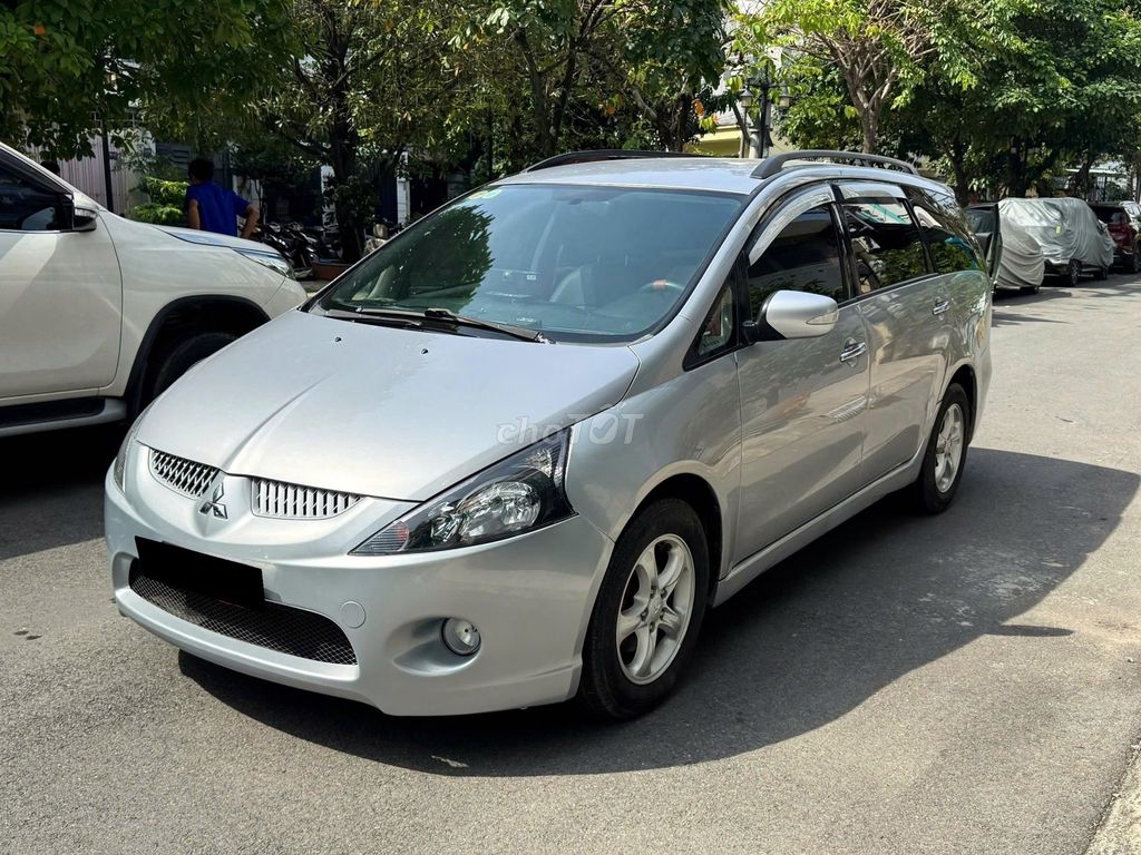 Mitsubishi Grandis 2006 - ảnh 1