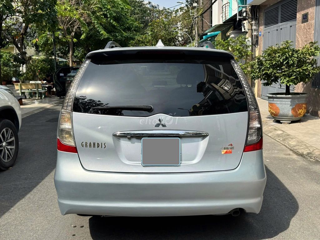 Mitsubishi Grandis 2006 - ảnh 3