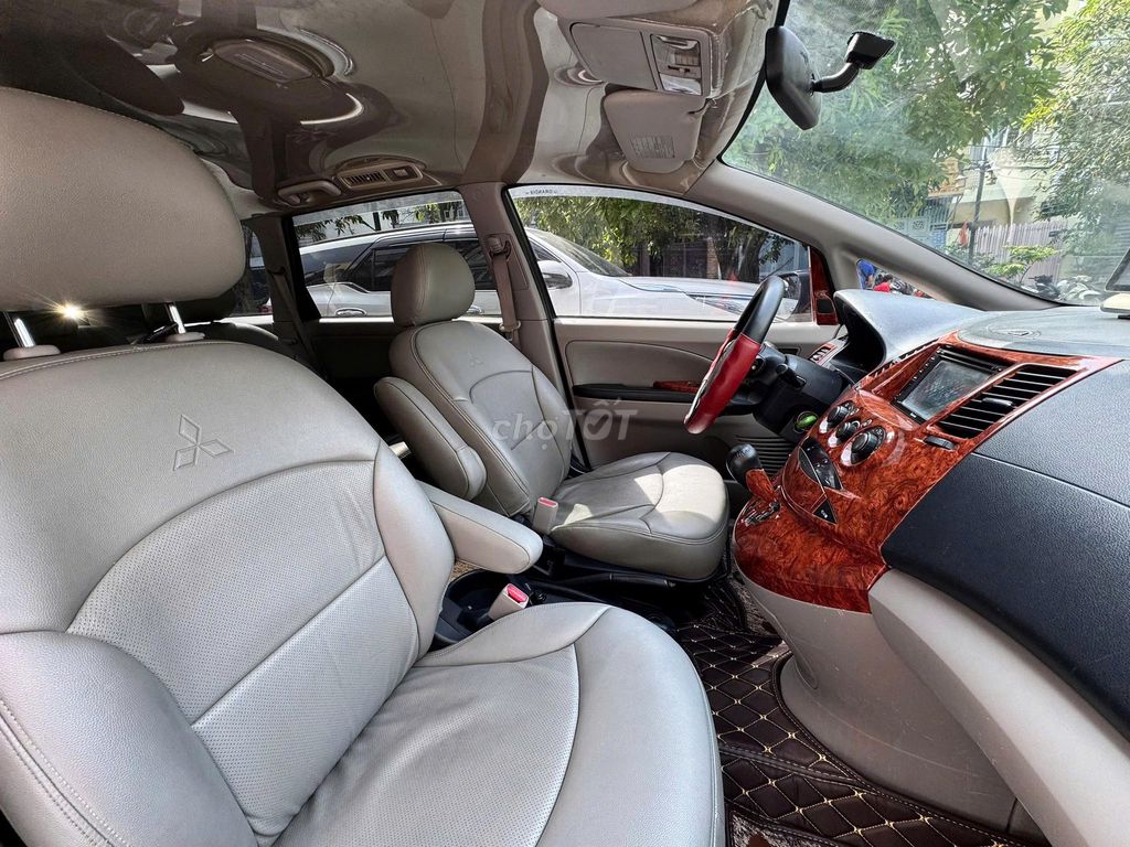 Mitsubishi Grandis 2006 - ảnh 5