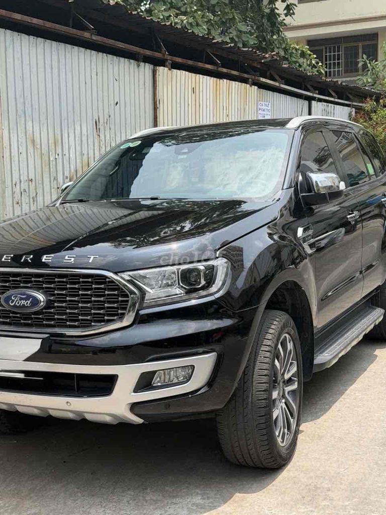 Ford Everest 2022 - ảnh 1
