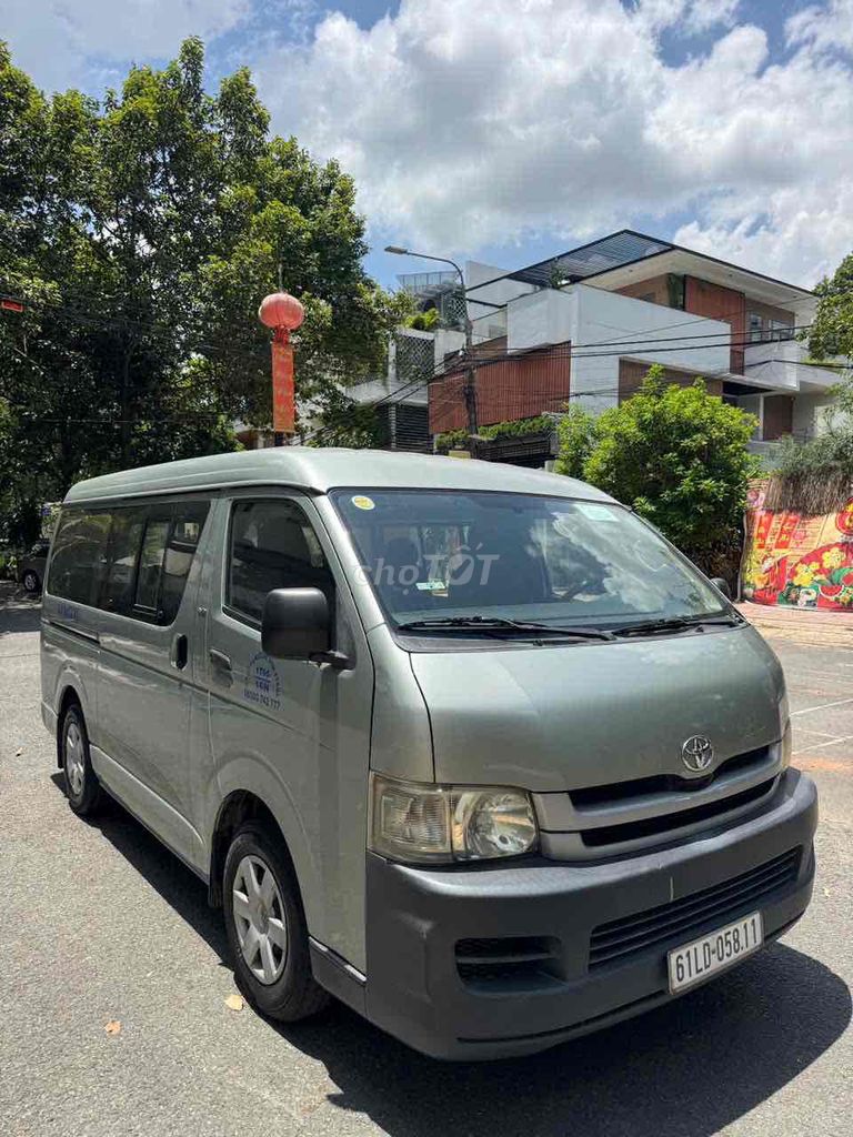 Toyota Hiace 2009 - ảnh 1