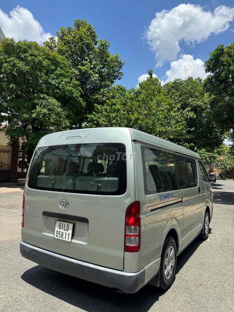 Toyota Hiace 2009 - ảnh 2