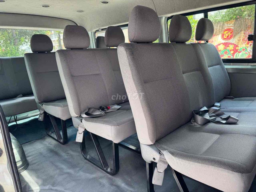 Toyota Hiace 2009 - ảnh 5