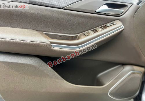 VinFast Lux SA 2.0 Plus 2.0 AT 2019 - ảnh 4