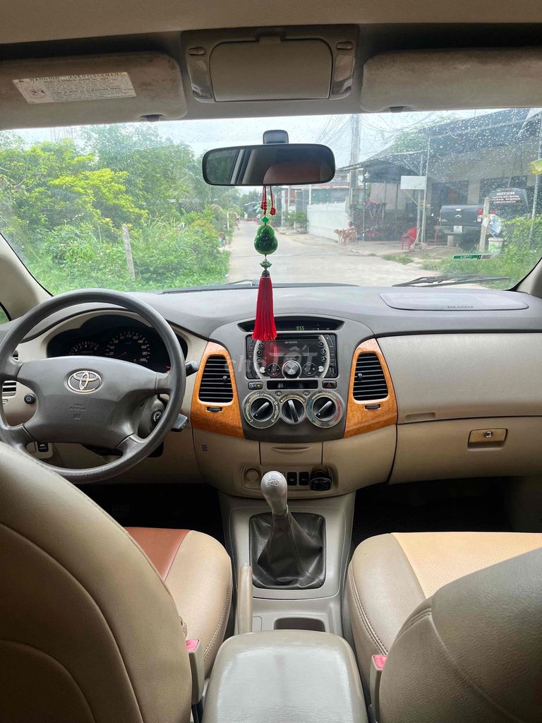 Toyota 2011 - ảnh 2