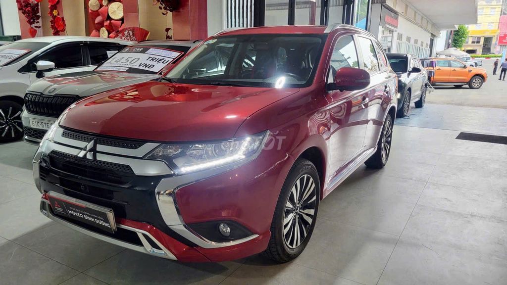 Mitsubishi Outlander 2024 - ảnh 1