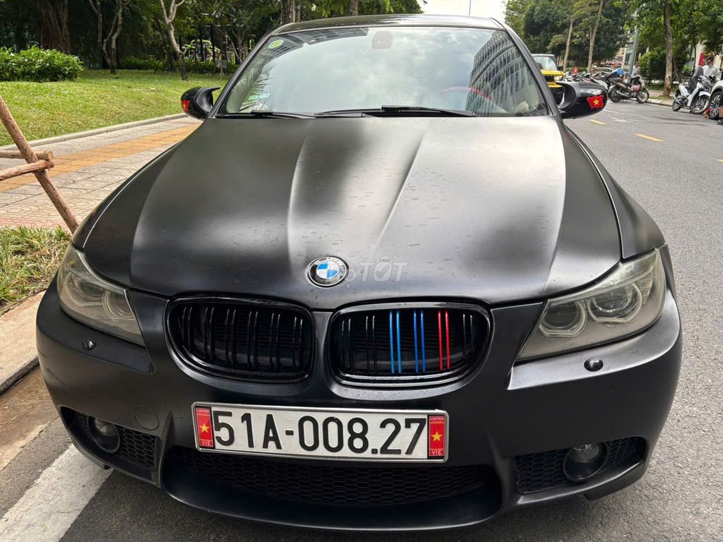 BMW 2011 - ảnh 1