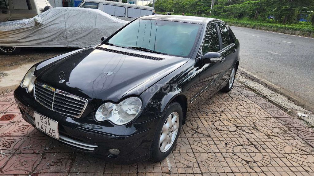 Mercedes-Benz 2004 - ảnh 1