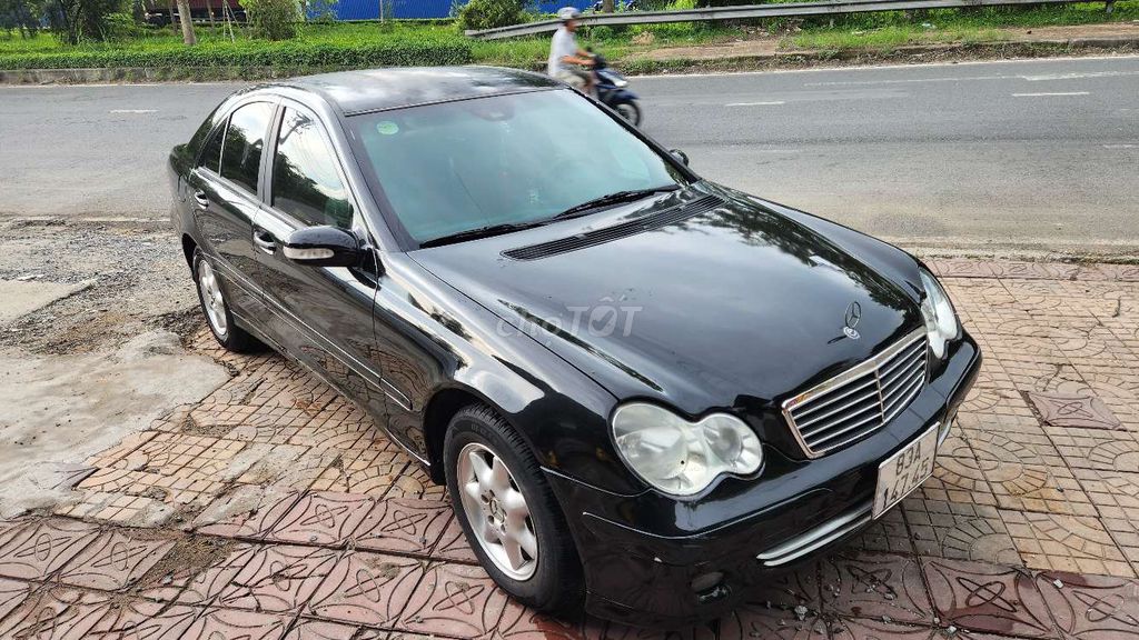 Mercedes-Benz 2004 - ảnh 2