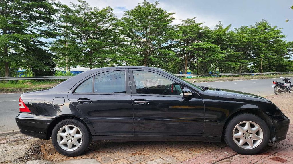 Mercedes-Benz 2004 - ảnh 3