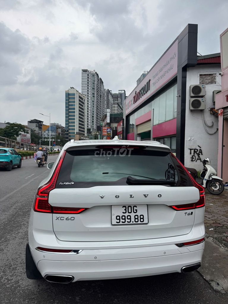 Volvo XC60 2021 - ảnh 2