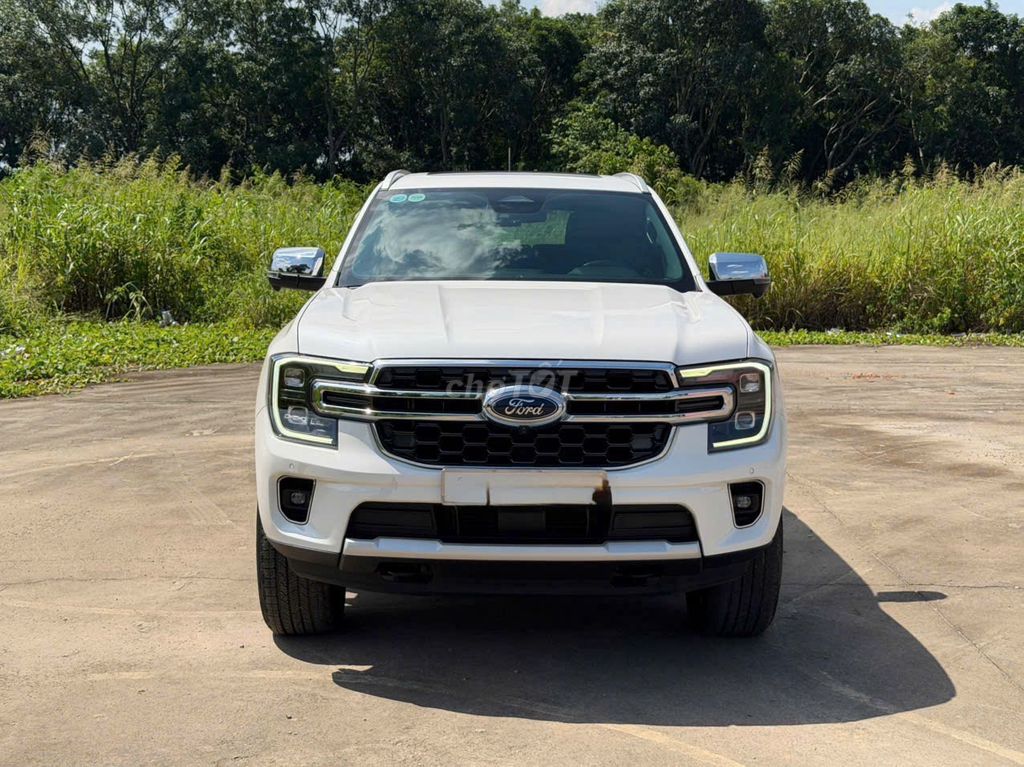 Ford Everest 2023 - ảnh 1