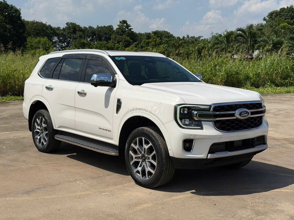 Ford Everest 2023 - ảnh 2