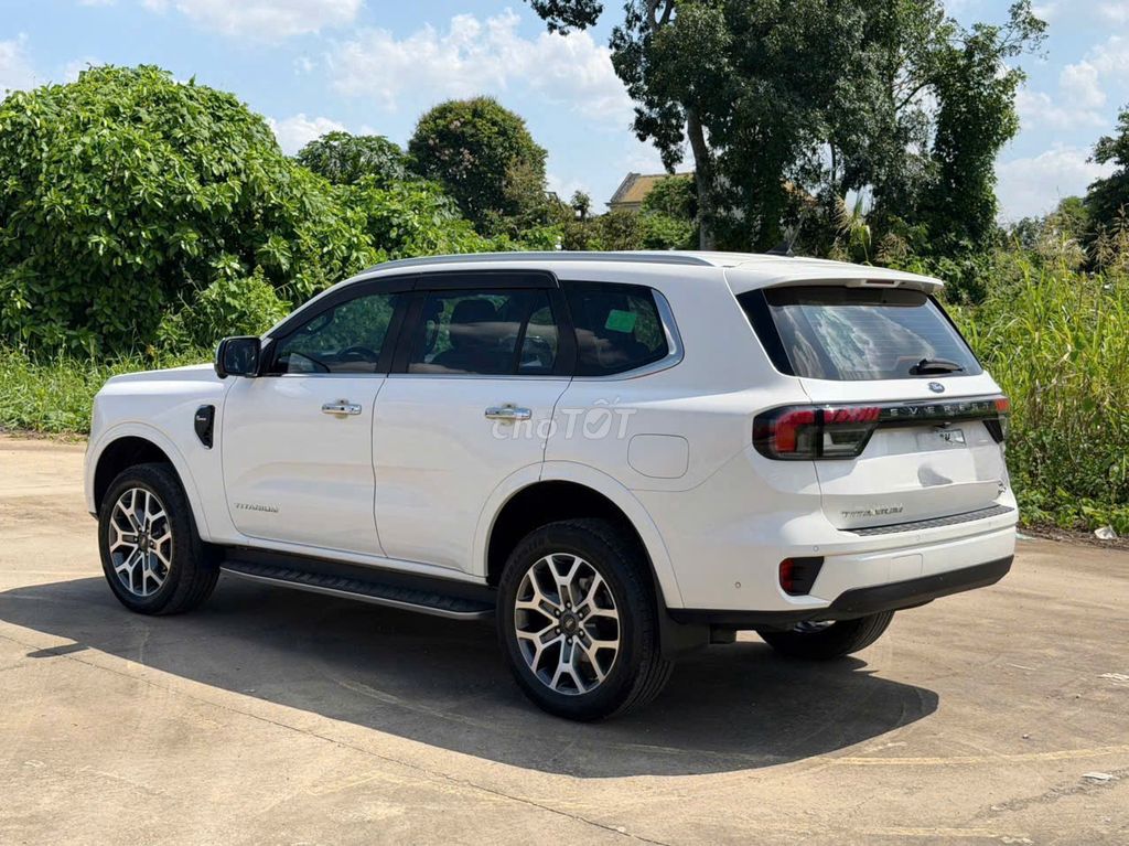 Ford Everest 2023 - ảnh 5