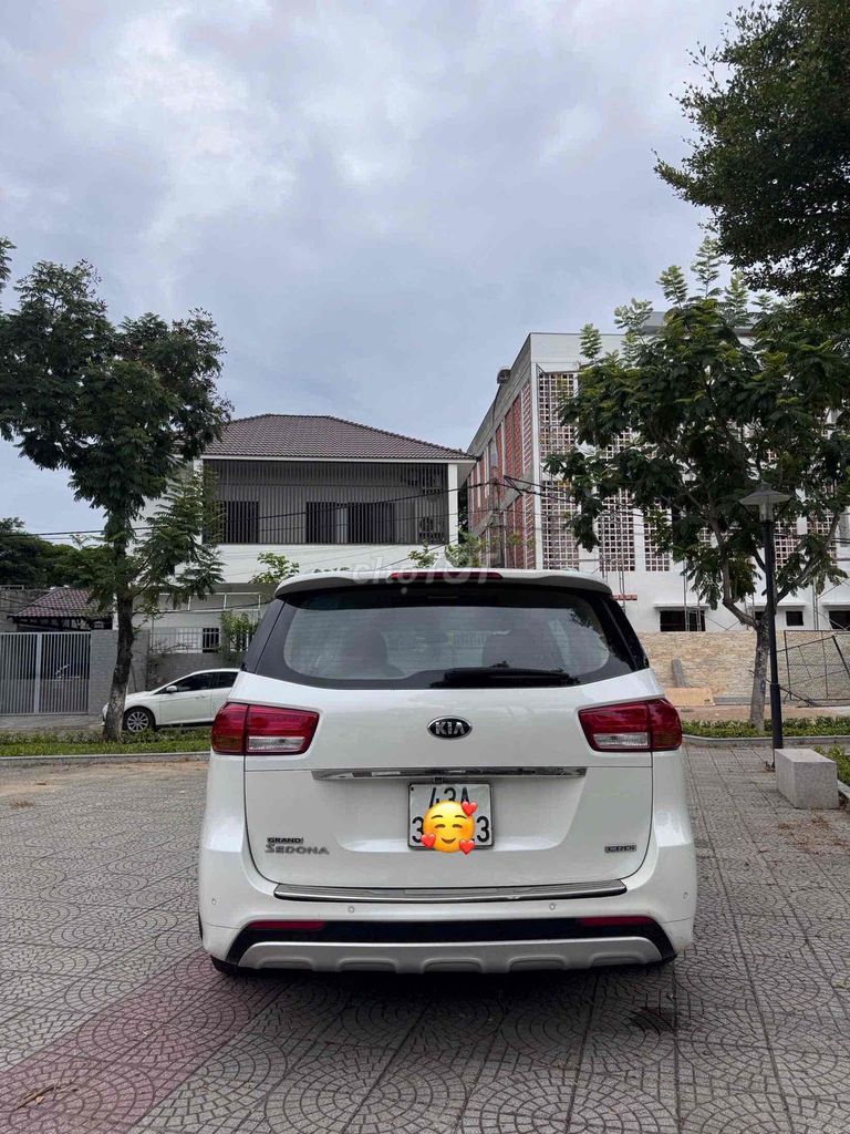 Kia Sedona 2018 - ảnh 1