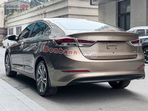 Hyundai Elantra 2.0 AT 2016 - ảnh 4