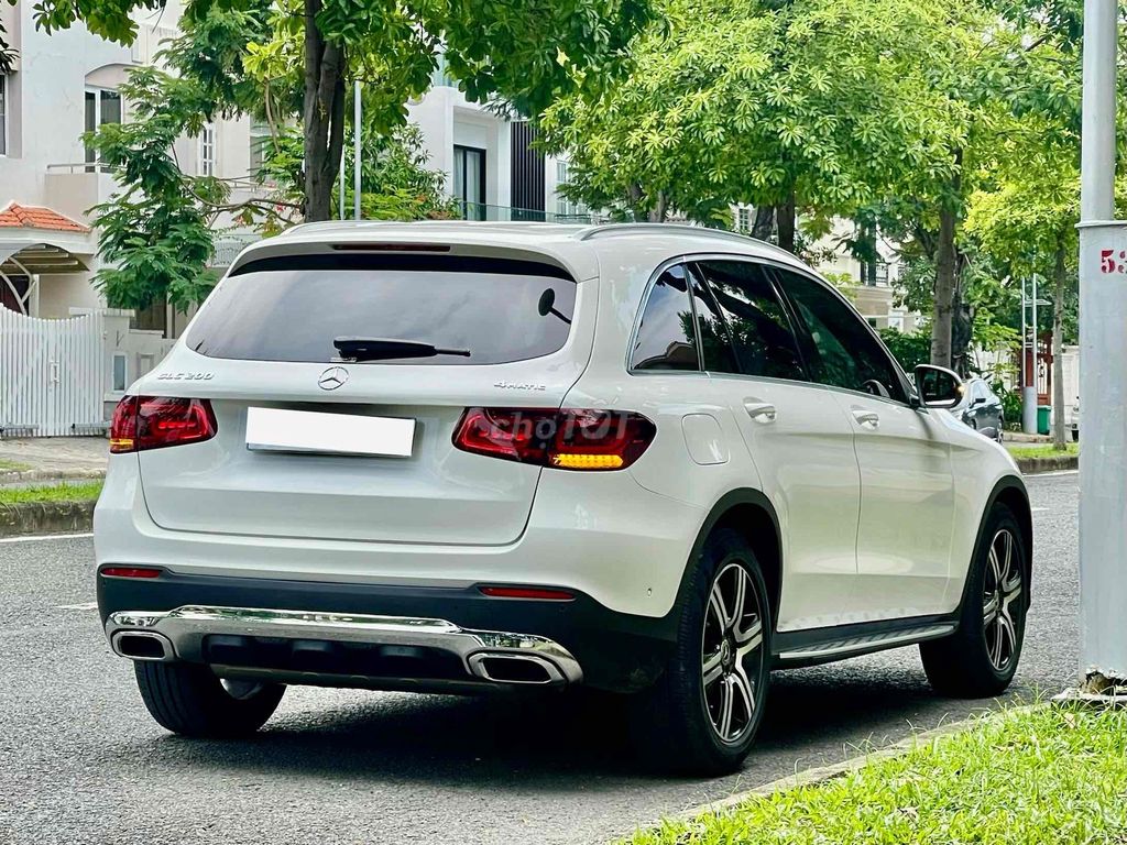 Mercedes-Benz GLC 2021 - ảnh 4