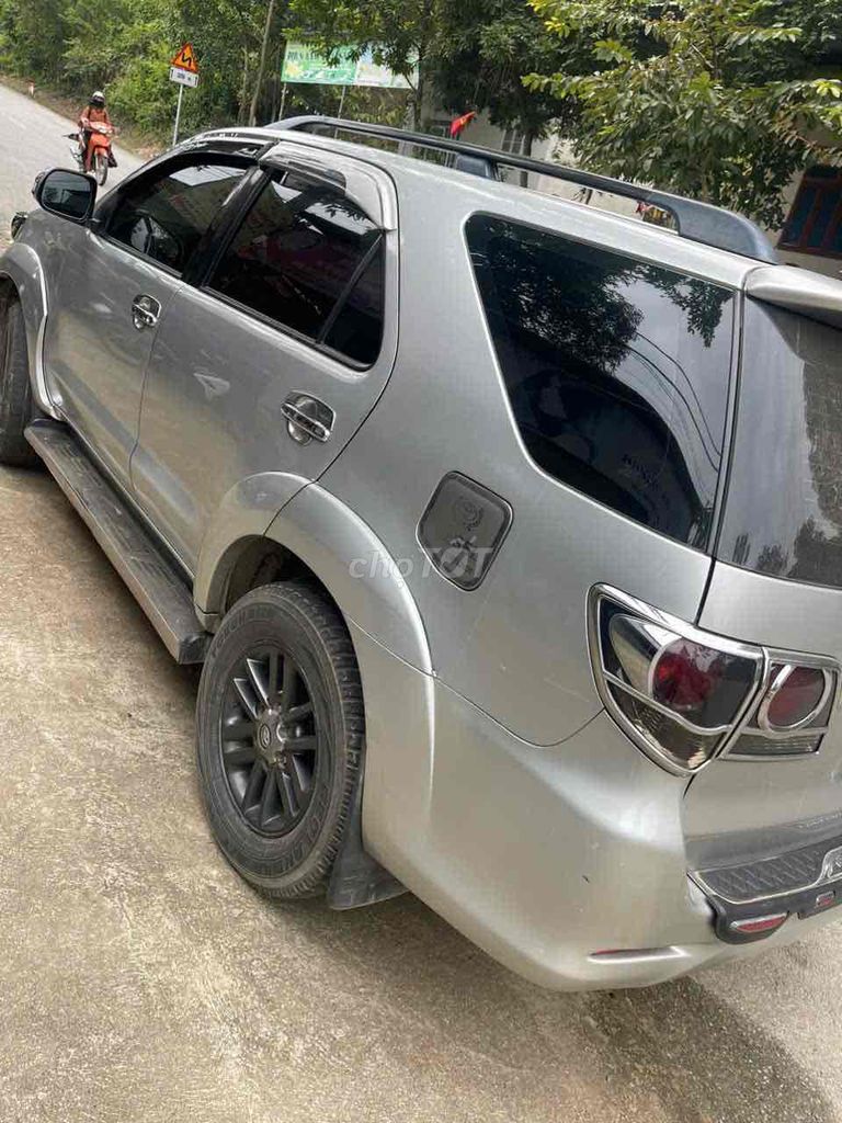 Toyota Fortuner - ảnh 1