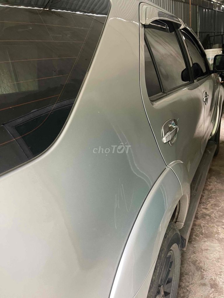 Toyota Fortuner - ảnh 3