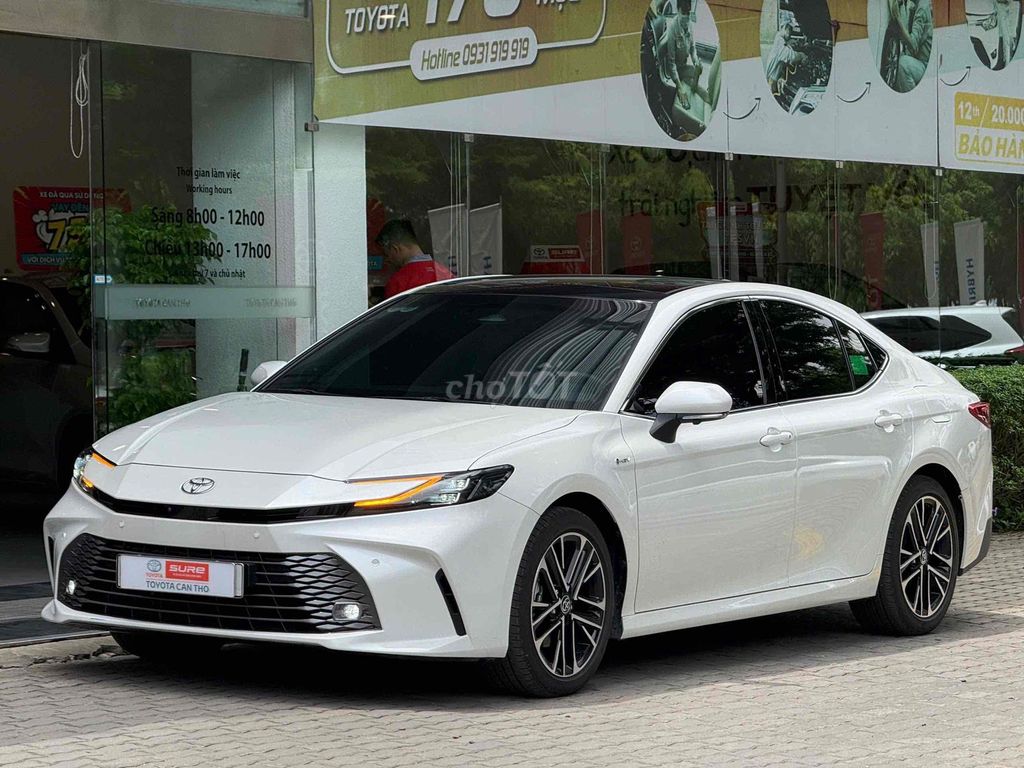 Toyota Camry 2.5 HEV Top 2025 - ảnh 2