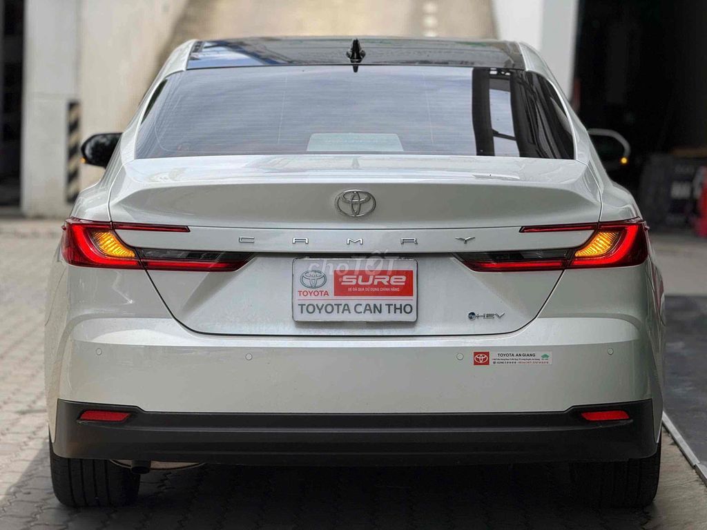 Toyota Camry 2.5 HEV Top 2025 - ảnh 4