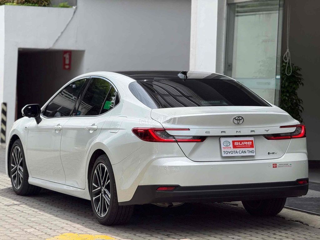 Toyota Camry 2.5 HEV Top 2025 - ảnh 5