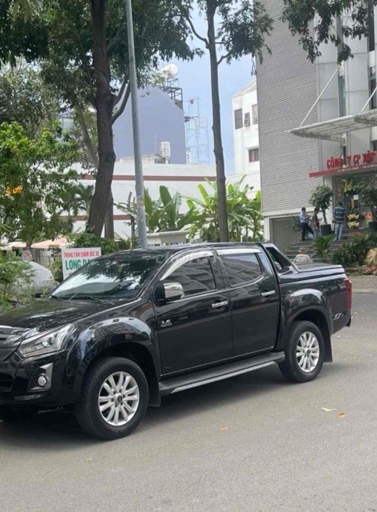 Isuzu 2018 - ảnh 1