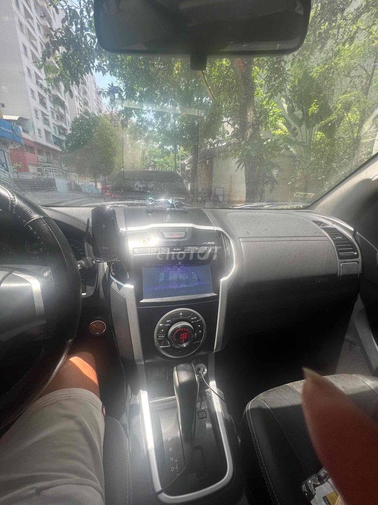 Isuzu 2018 - ảnh 4