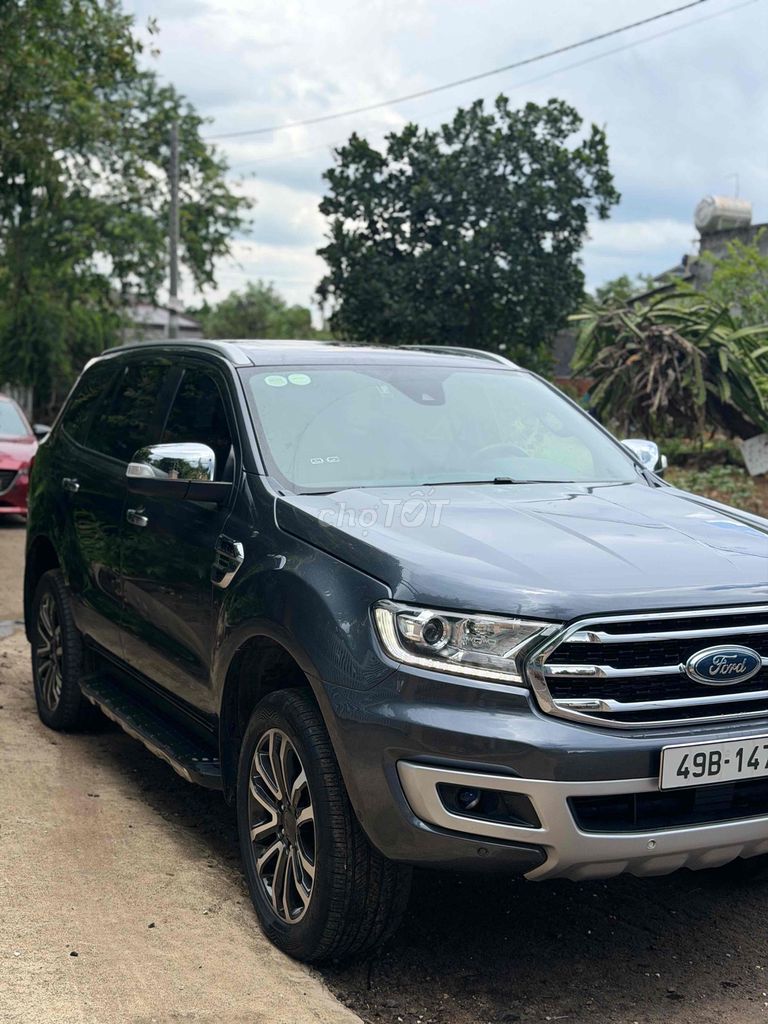 Ford Everest - ảnh 2