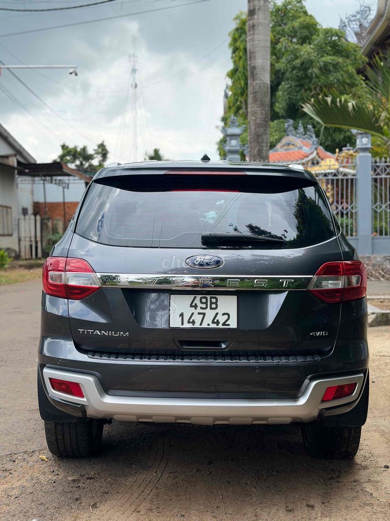 Ford Everest - ảnh 4