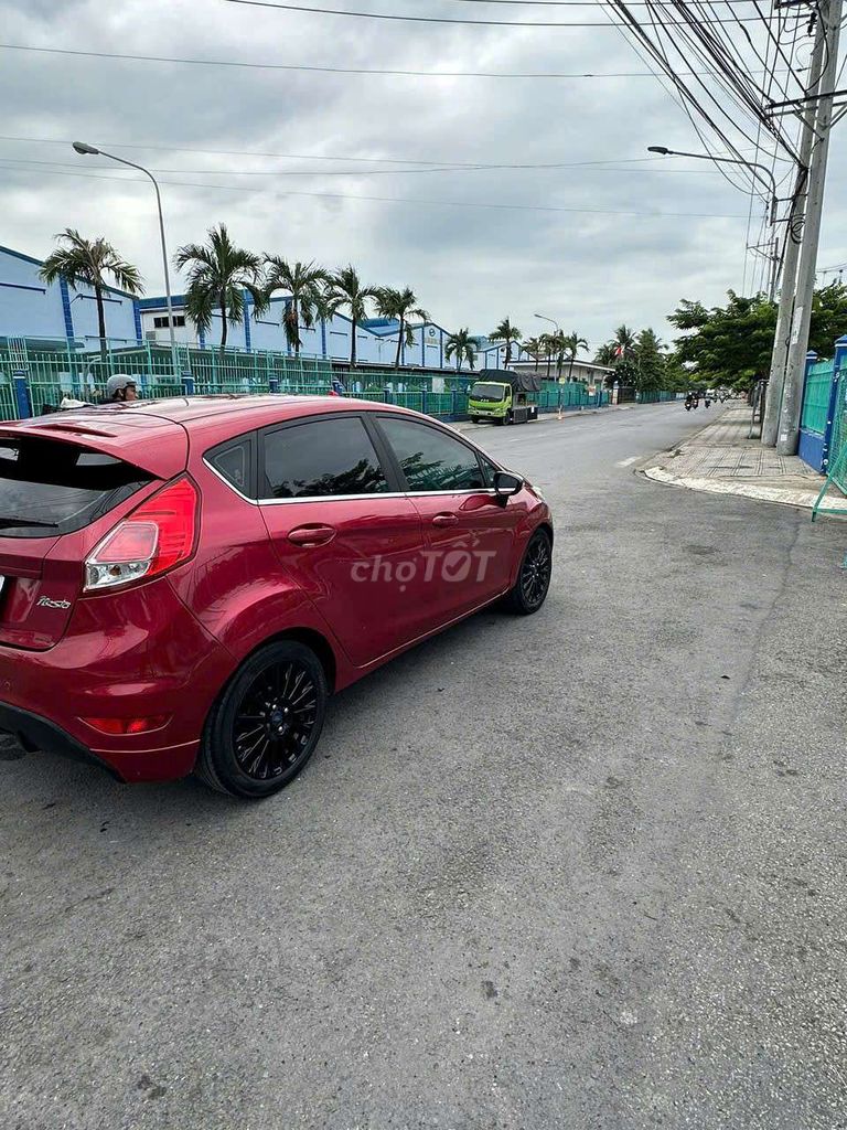 Ford Fiesta - ảnh 5