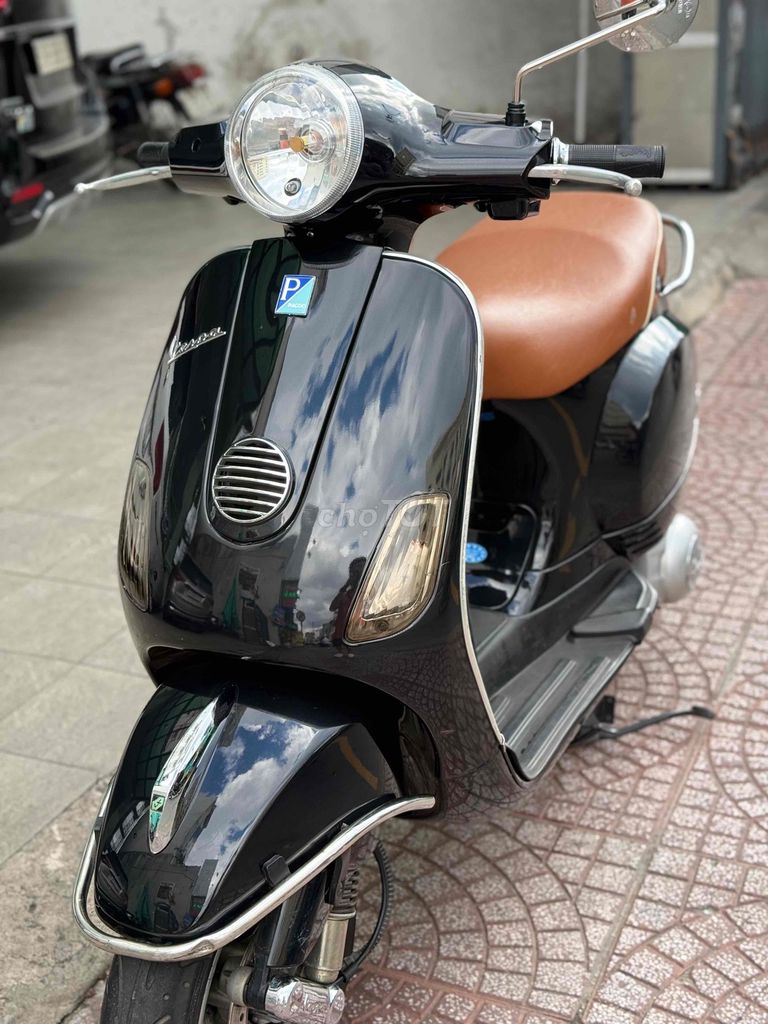 Piaggio Vespa 2012 - ảnh 2