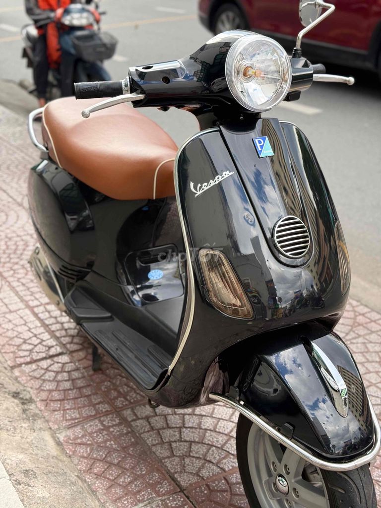 Piaggio Vespa 2012 - ảnh 3