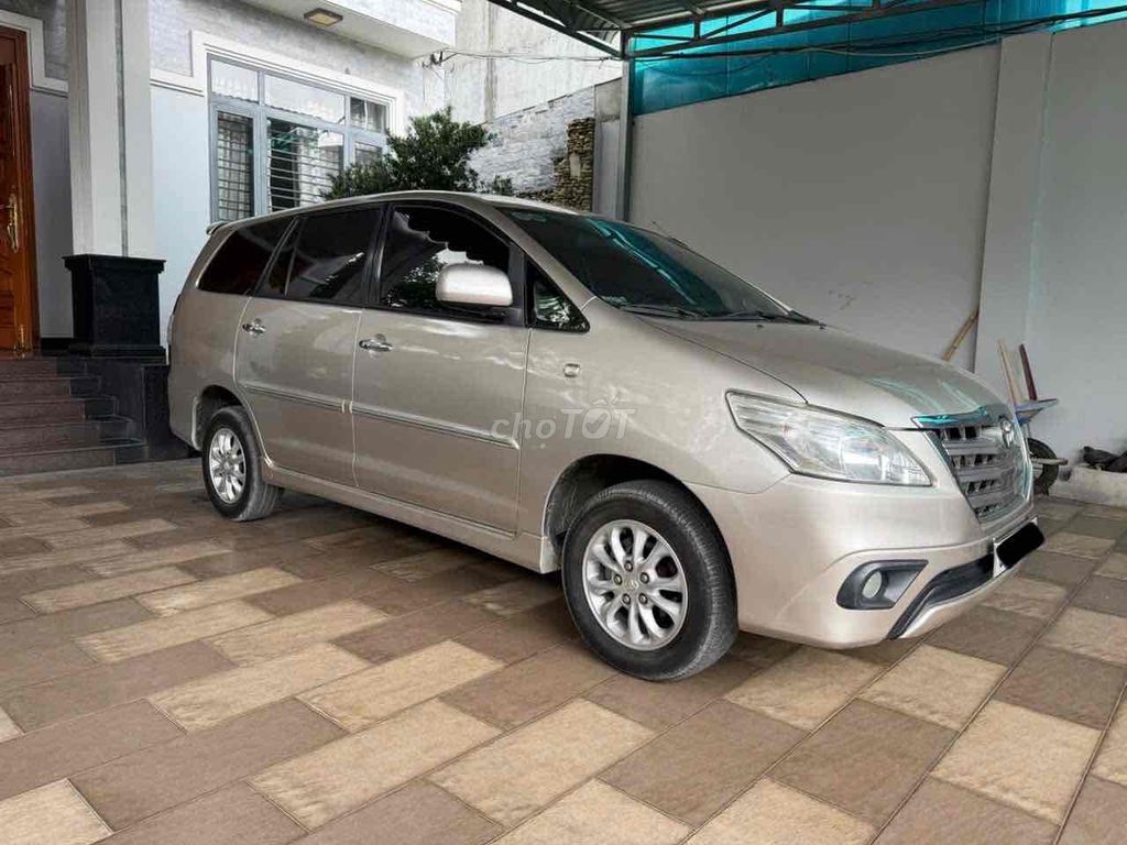 Toyota Innova 2.0G 2015 - ảnh 2