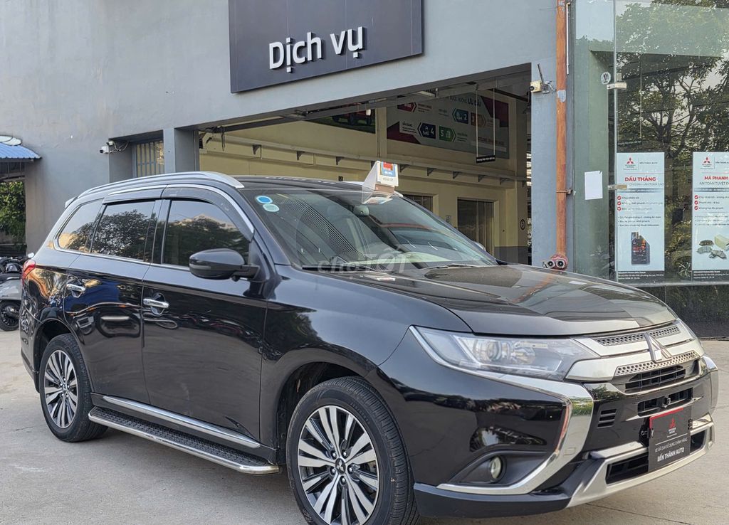 Mitsubishi Outlander 2023 - ảnh 1