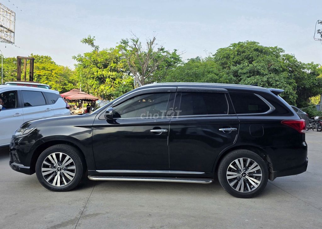 Mitsubishi Outlander 2023 - ảnh 4