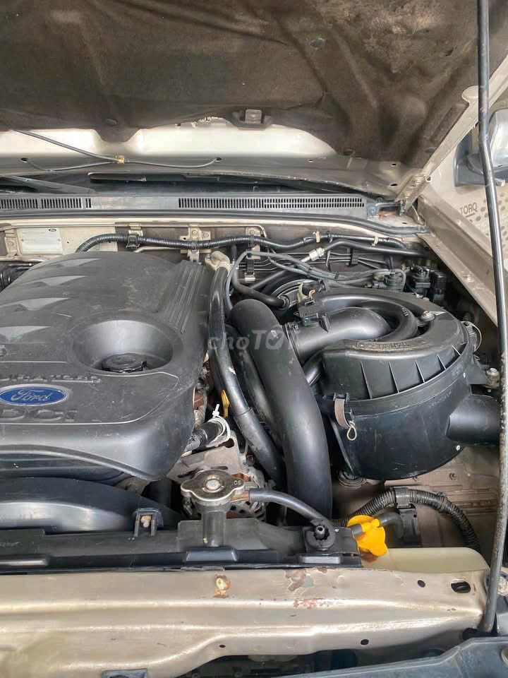 Ford Everest 2011 - ảnh 3