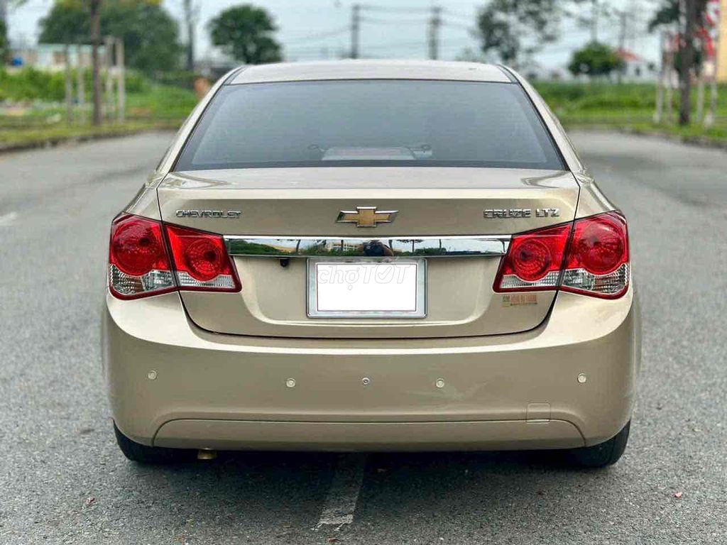 Chevrolet Cruze 2010 - ảnh 2