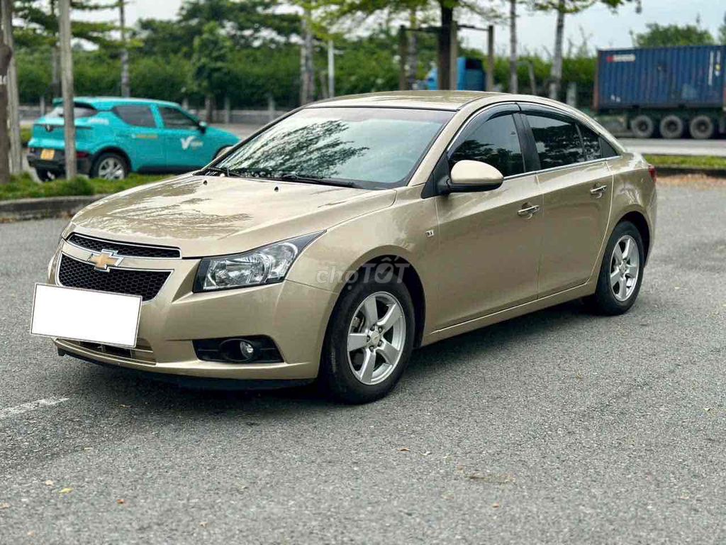 Chevrolet Cruze 2010 - ảnh 4
