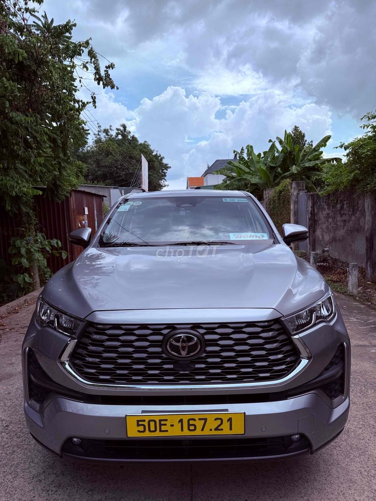 Toyota Innova Cross 2025 - ảnh 1