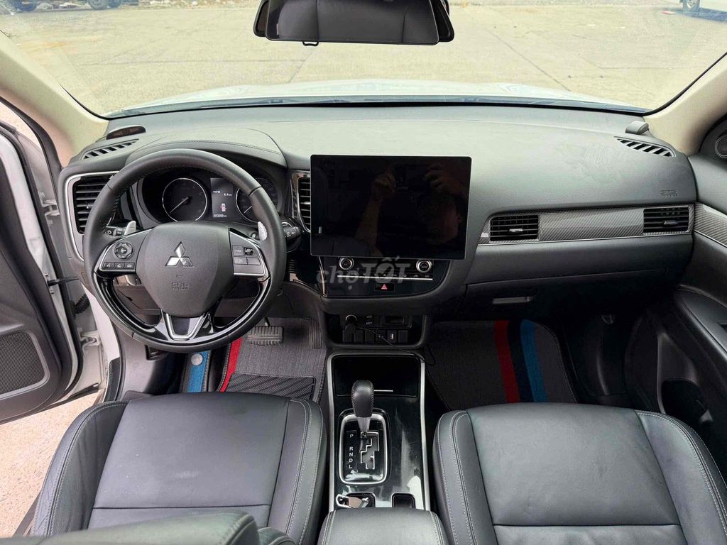 Mitsubishi Outlander 2021 - ảnh 4