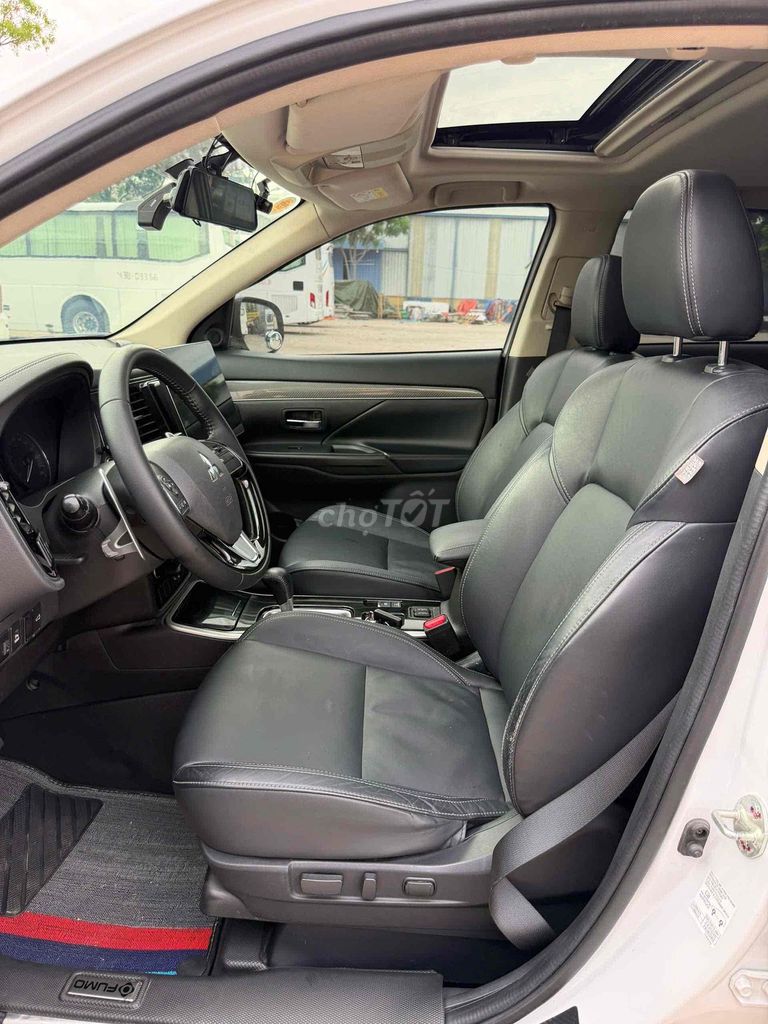 Mitsubishi Outlander 2021 - ảnh 5
