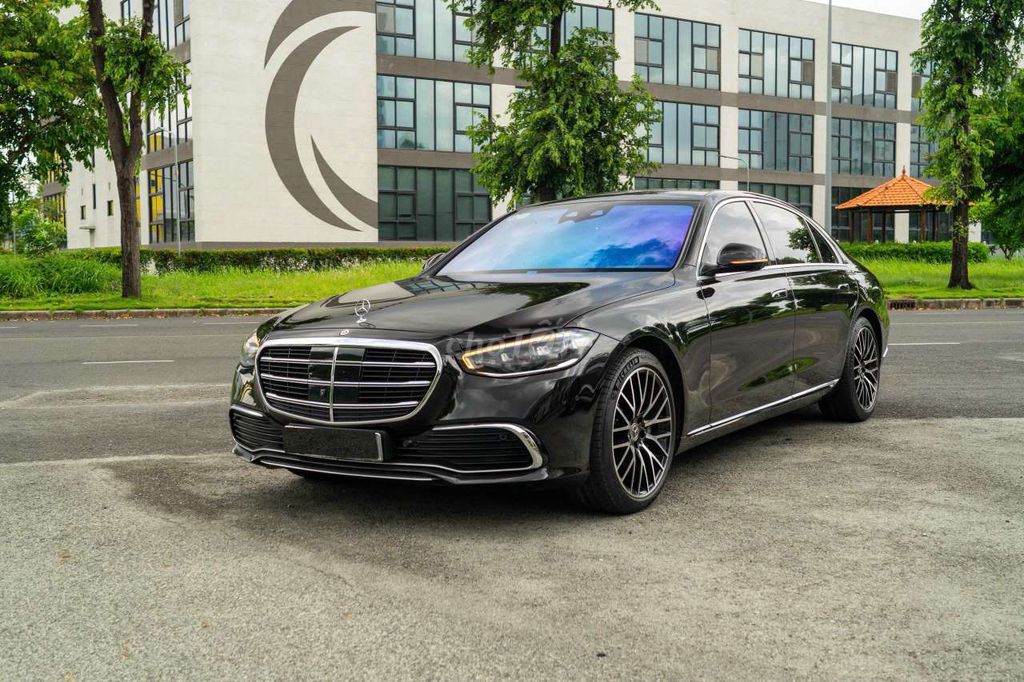Mercedes-Benz 2022 - ảnh 1
