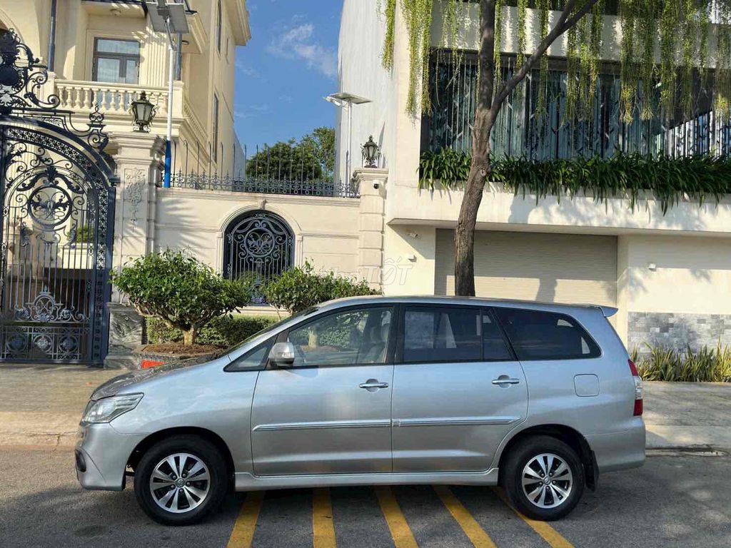 Toyota Innova 2.0E 2016 - ảnh 5