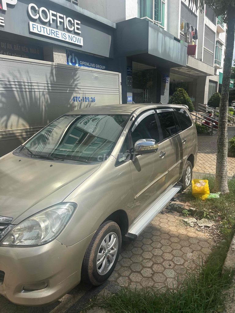 Toyota Innova 2009 - ảnh 3