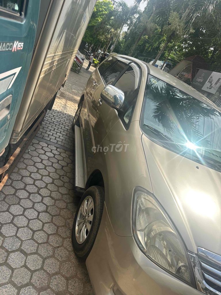 Toyota Innova 2009 - ảnh 4
