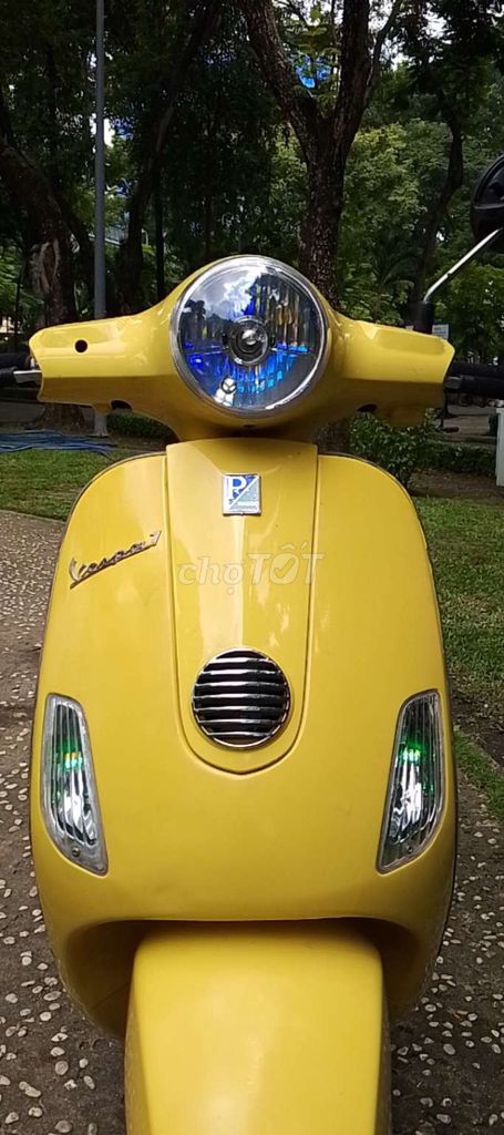 Piaggio Vespa 2011 - ảnh 1