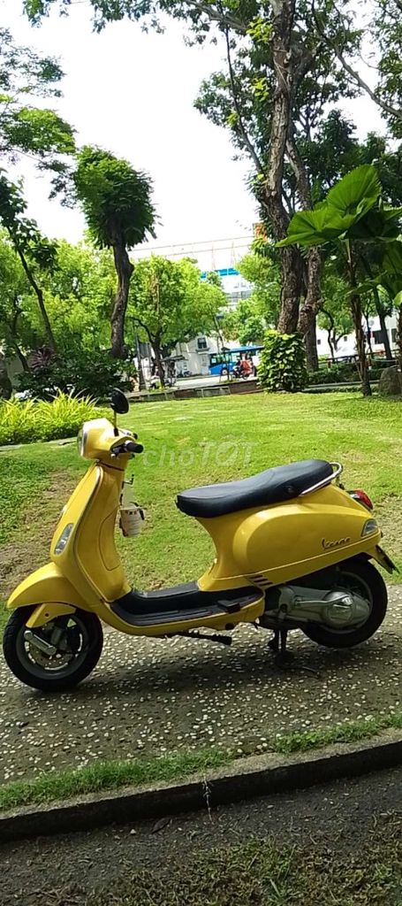 Piaggio Vespa 2011 - ảnh 3