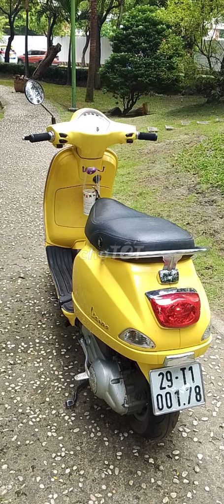 Piaggio Vespa 2011 - ảnh 4