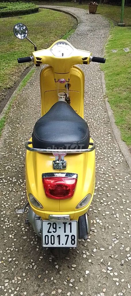 Piaggio Vespa 2011 - ảnh 5